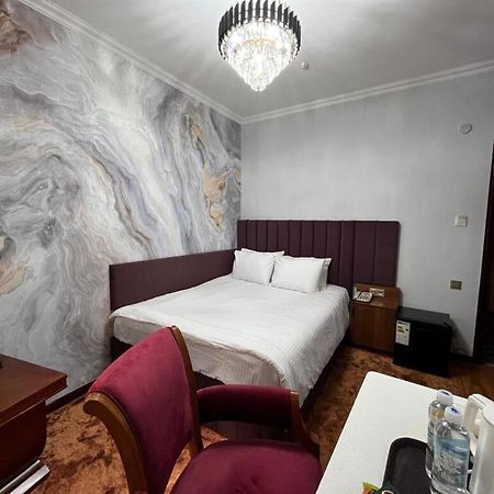 Luxurious Ξενοδοχείο Taraz Εξωτερικό φωτογραφία