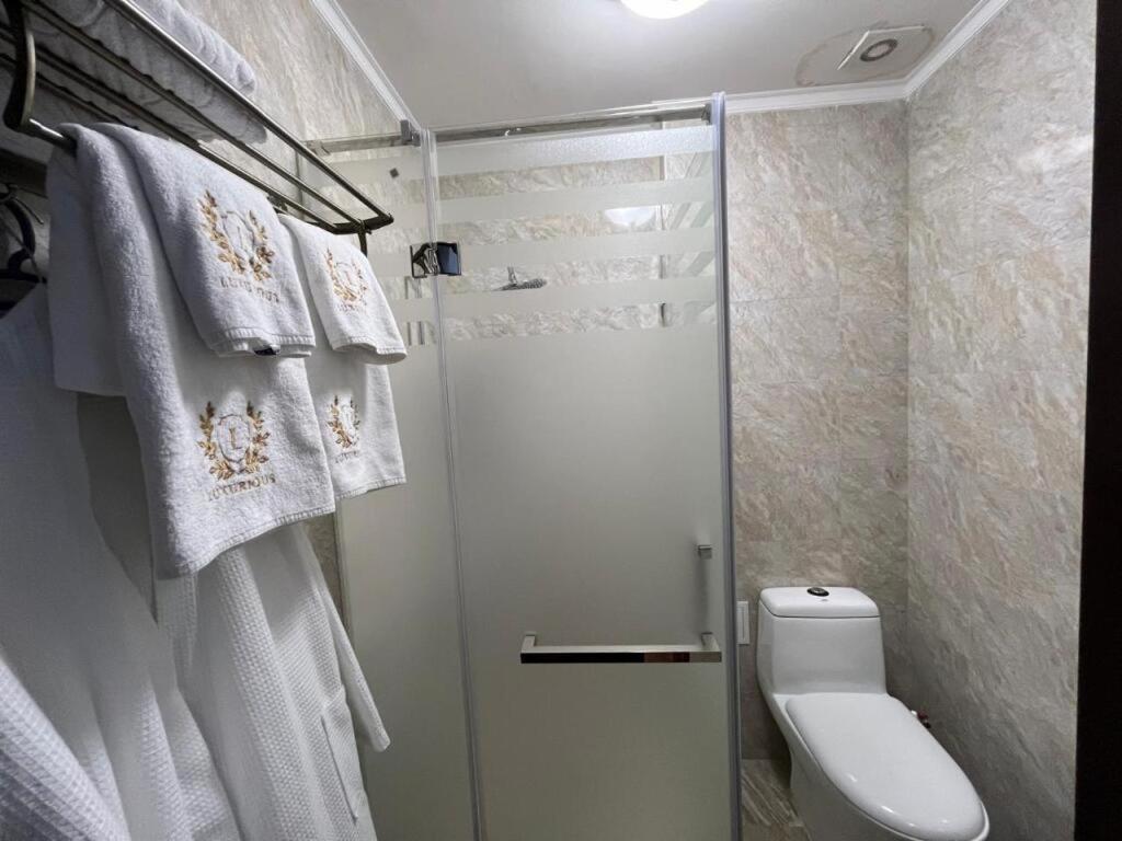 Luxurious Ξενοδοχείο Taraz Εξωτερικό φωτογραφία