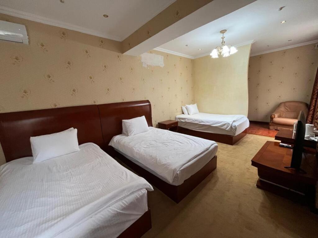 Luxurious Ξενοδοχείο Taraz Εξωτερικό φωτογραφία