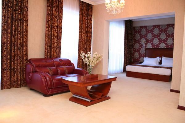 Luxurious Ξενοδοχείο Taraz Εξωτερικό φωτογραφία