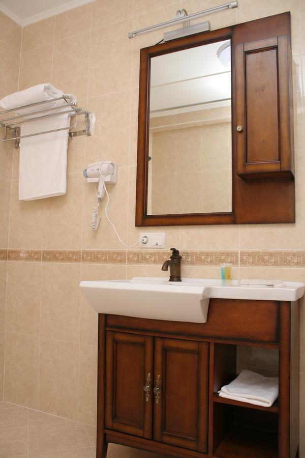 Luxurious Ξενοδοχείο Taraz Εξωτερικό φωτογραφία