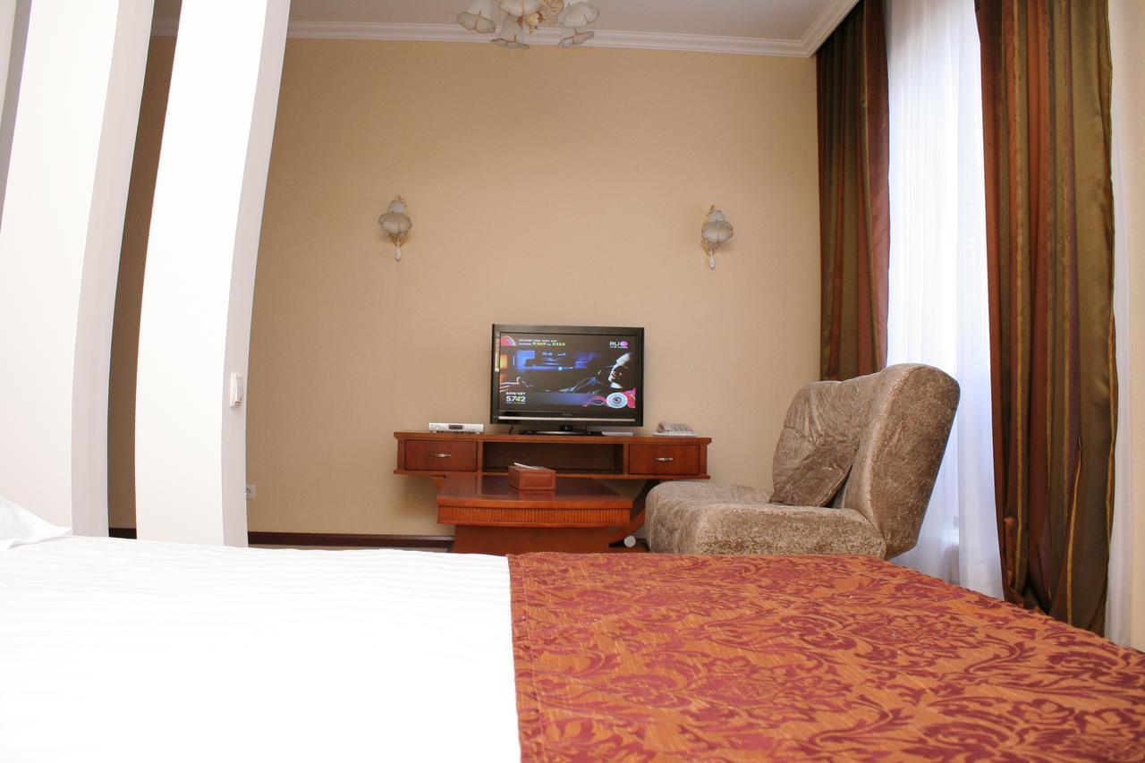 Luxurious Ξενοδοχείο Taraz Εξωτερικό φωτογραφία