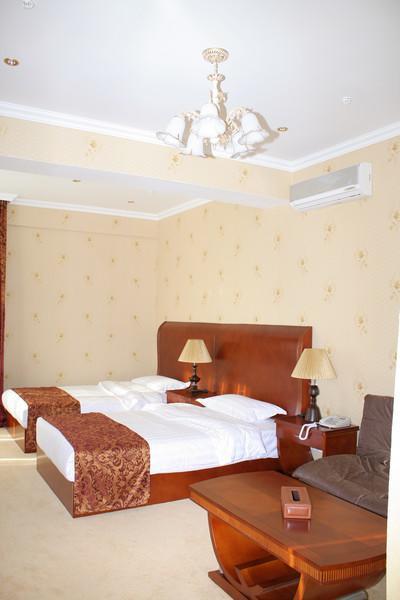 Luxurious Ξενοδοχείο Taraz Εξωτερικό φωτογραφία