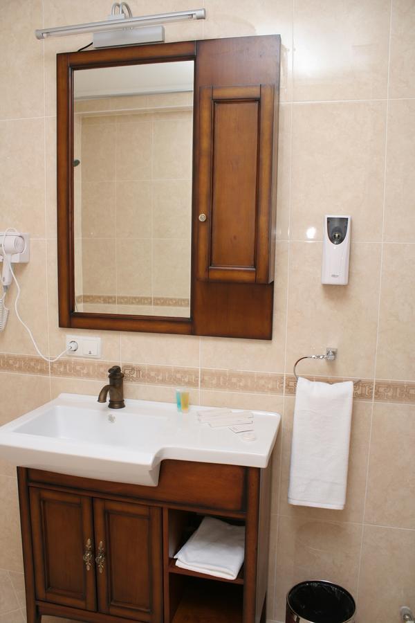 Luxurious Ξενοδοχείο Taraz Εξωτερικό φωτογραφία